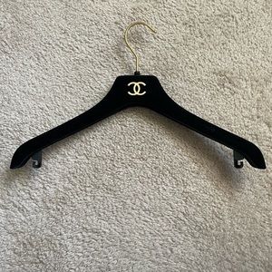 EUC, AUTHENTIC “CHANEL” BLACK VELVET COVERED HANGER WITH BLACK PLASTIC HOOKS